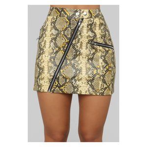 Fashion Nova Reptile Pattern Mini Skirt - Yellow and Black